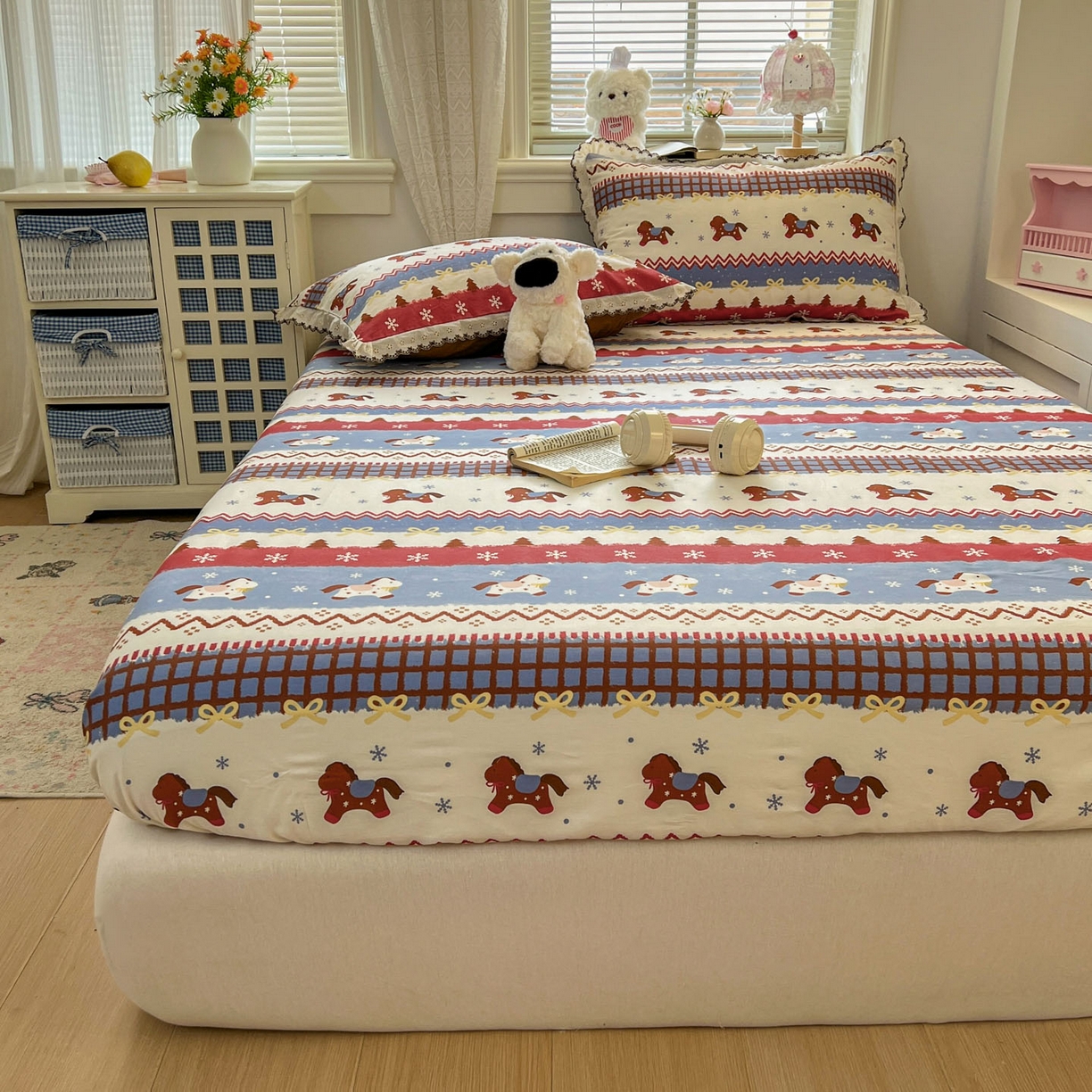 91家纺网 家纺一手货源 找家纺 希诺家居 2026新款费尔岛风全棉纯棉小清新单品床单床笠三件套-第二批 费尔岛梦幻小马