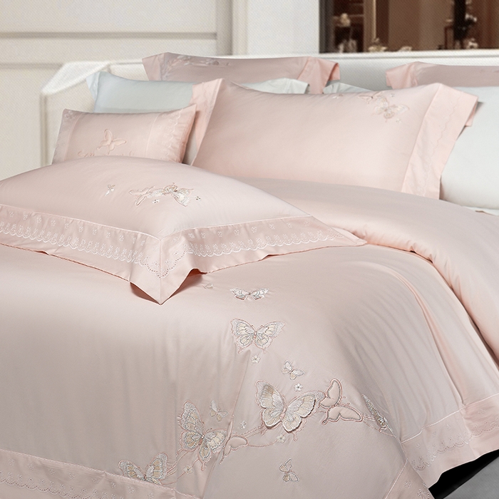 91家纺网 家纺一手货源 找家纺 诗黛尔 2026春夏新款全棉纯棉长绒棉刺绣四件套-蝶恋花 蝶恋花-落樱粉