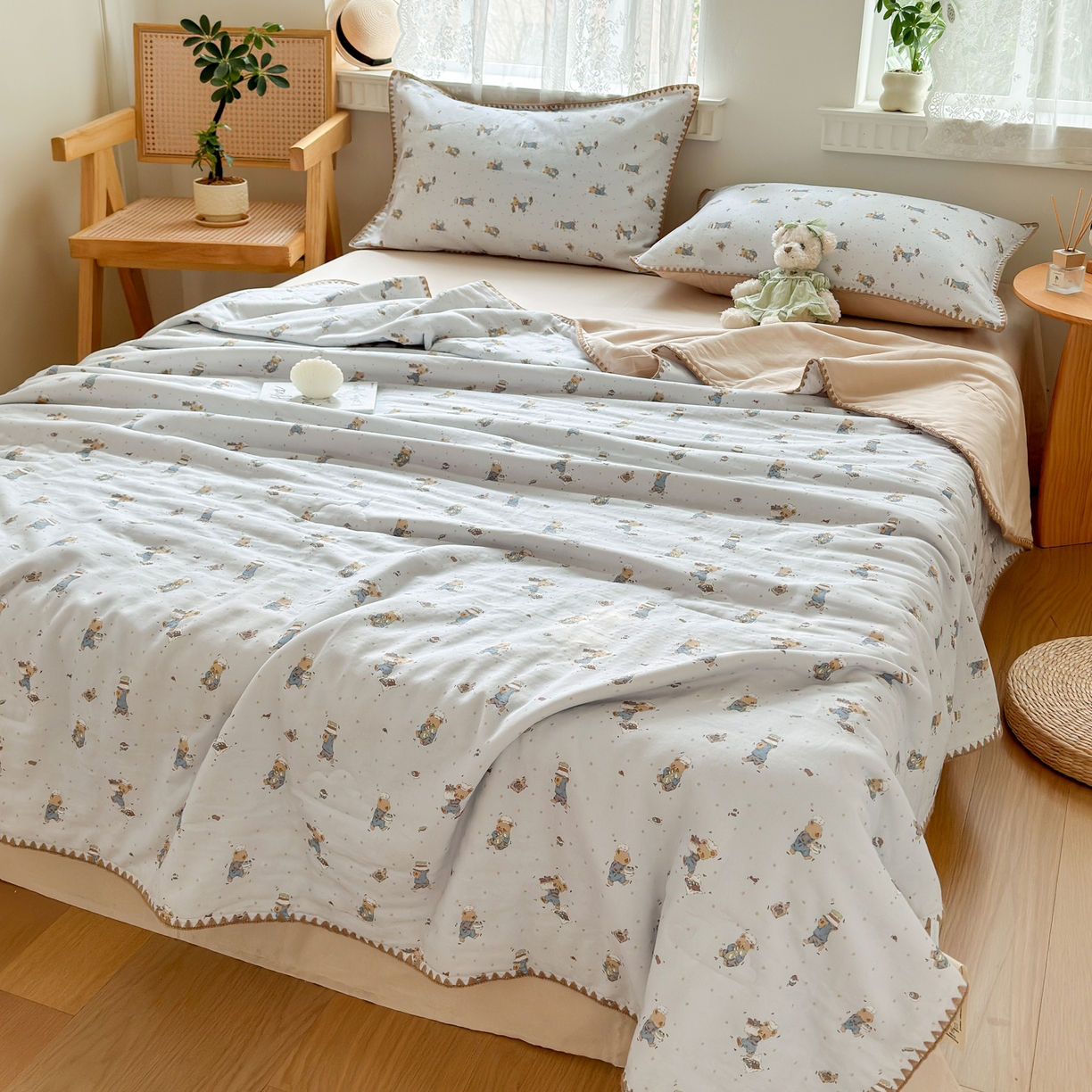 91家纺网 家纺一手货源 找家纺 雯雨家纺 2026新款全棉双层纱新疆棉花夏被空调被被子被芯 小熊礼物