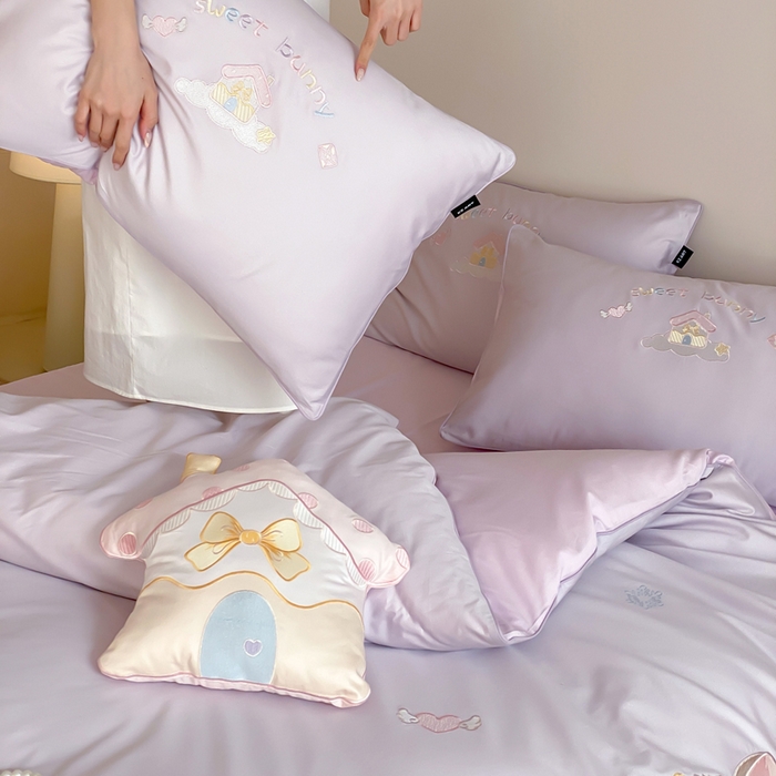 91家纺网 家纺一手货源 找家纺 卡姿家纺 2026春夏全棉60支长绒棉软萌贴布绣四件套— 元气阿喵 元气阿喵-紫