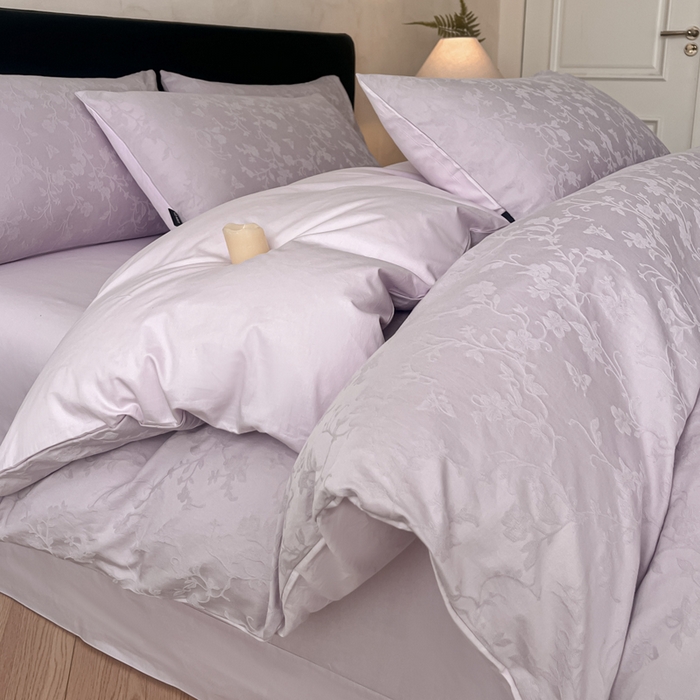 91家纺网 家纺一手货源 找家纺 卡姿家纺 2026春夏全棉高密厚织大提花轻奢四件套 露柯-丁香紫