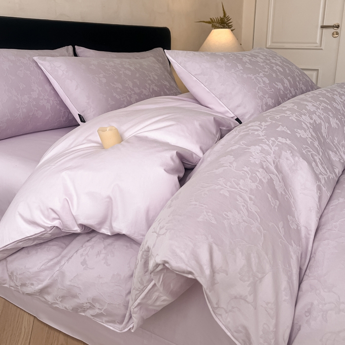 91家纺网 家纺一手货源 找家纺 卡姿家纺 2026春夏全棉高密厚织大提花轻奢四件套 露柯-丁香紫