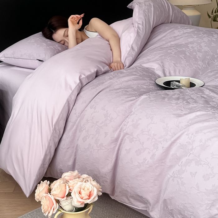 91家纺网 家纺一手货源 找家纺 卡姿家纺 2026春夏全棉高密厚织大提花轻奢四件套 露柯-丁香紫