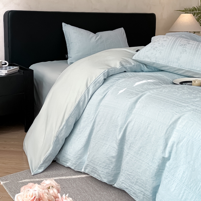 91家纺网 家纺一手货源 找家纺 卡姿家纺 2026春夏全棉高密厚织大提花轻奢四件套 沁香-湖绿