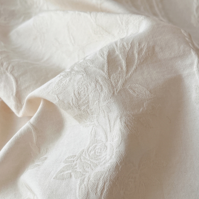 91家纺网 家纺一手货源 找家纺 卡姿家纺 2026春夏全棉高密厚织大提花轻奢四件套 花样甜心-奶白