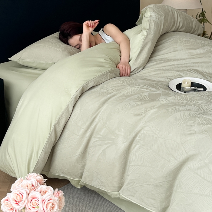 91家纺网 家纺一手货源 找家纺 卡姿家纺 2026春夏全棉高密厚织大提花轻奢四件套 焦野-奶绿