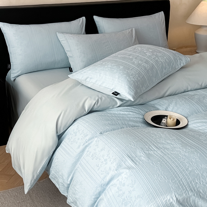 91家纺网 家纺一手货源 找家纺 卡姿家纺 2026春夏全棉高密厚织大提花轻奢四件套 沁香-湖绿