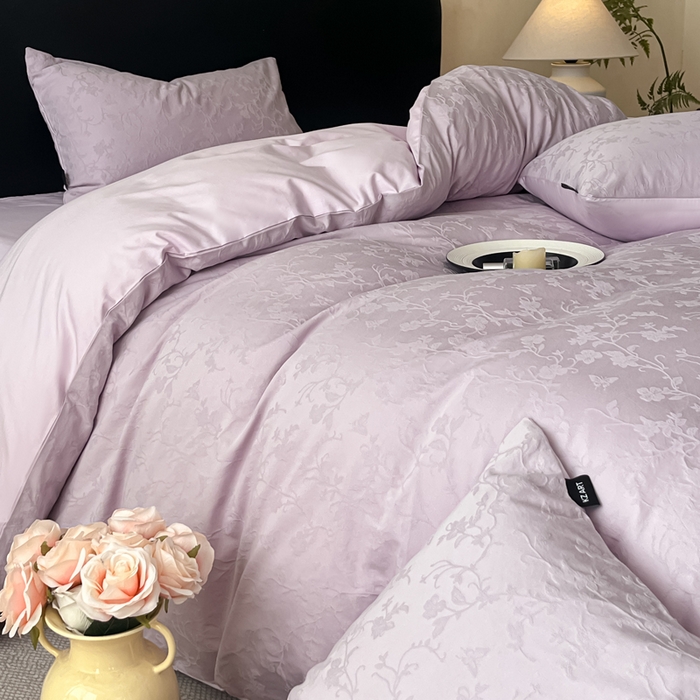 91家纺网 家纺一手货源 找家纺 卡姿家纺 2026春夏全棉高密厚织大提花轻奢四件套 露柯-丁香紫