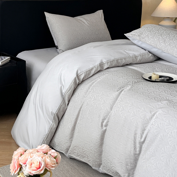 91家纺网 家纺一手货源 找家纺 卡姿家纺 2026春夏全棉高密厚织大提花轻奢四件套 伊贝卡-银灰