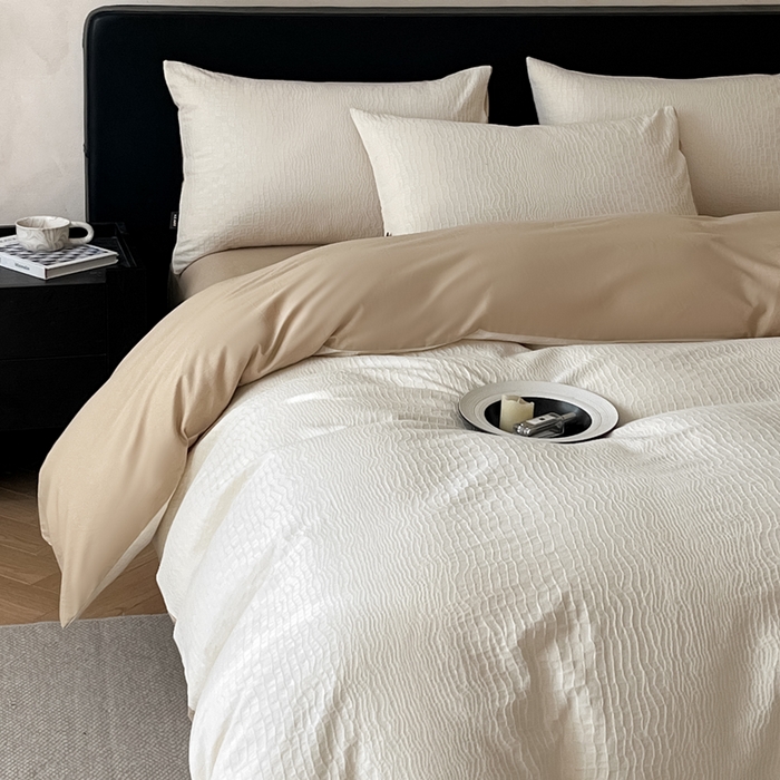 91家纺网 家纺一手货源 找家纺 卡姿家纺 2026春夏全棉高密厚织大提花轻奢四件套 石烁-奶白