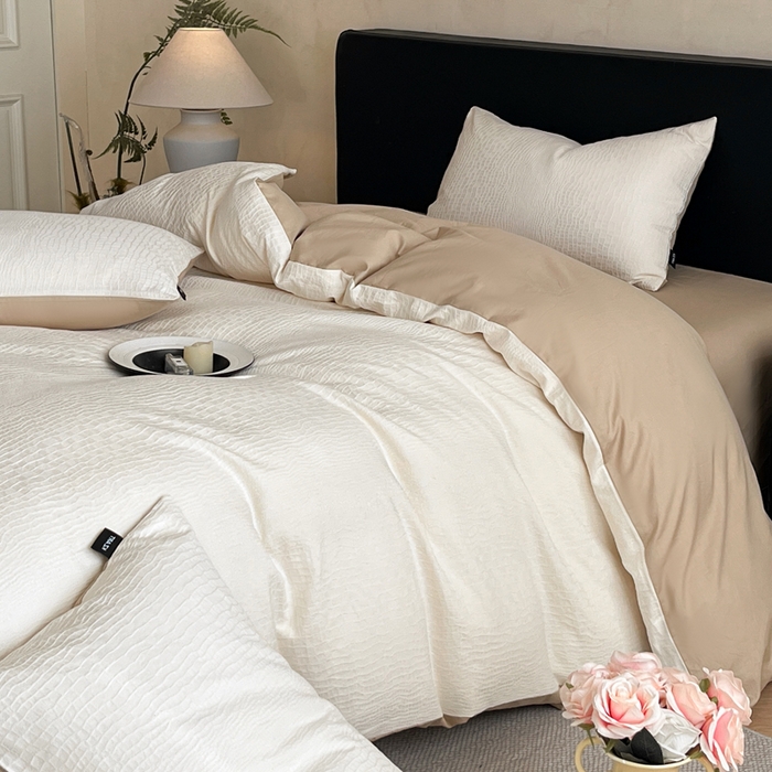 91家纺网 家纺一手货源 找家纺 卡姿家纺 2026春夏全棉高密厚织大提花轻奢四件套 石烁-奶白