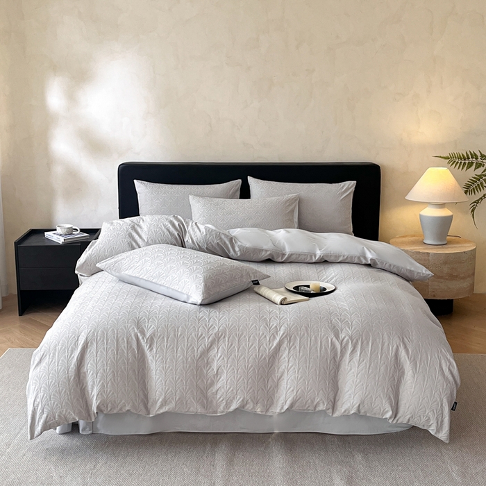 91家纺网 家纺一手货源 找家纺 卡姿家纺 2026春夏全棉高密厚织大提花轻奢四件套 伊贝卡-银灰