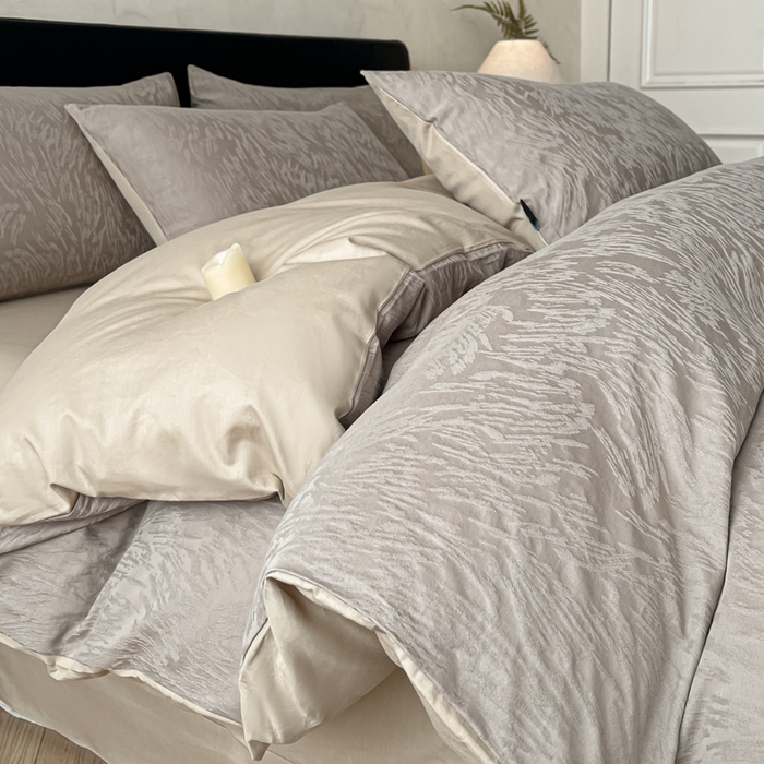 91家纺网 家纺一手货源 找家纺 卡姿家纺 2026春夏全棉高密厚织大提花轻奢四件套 克拉拉-香槟驼