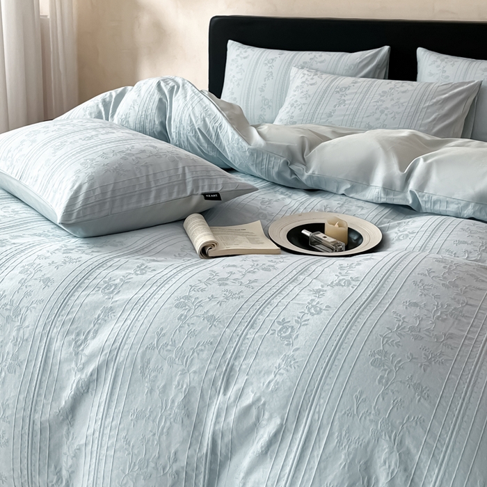 91家纺网 家纺一手货源 找家纺 卡姿家纺 2026春夏全棉高密厚织大提花轻奢四件套 沁香-湖绿