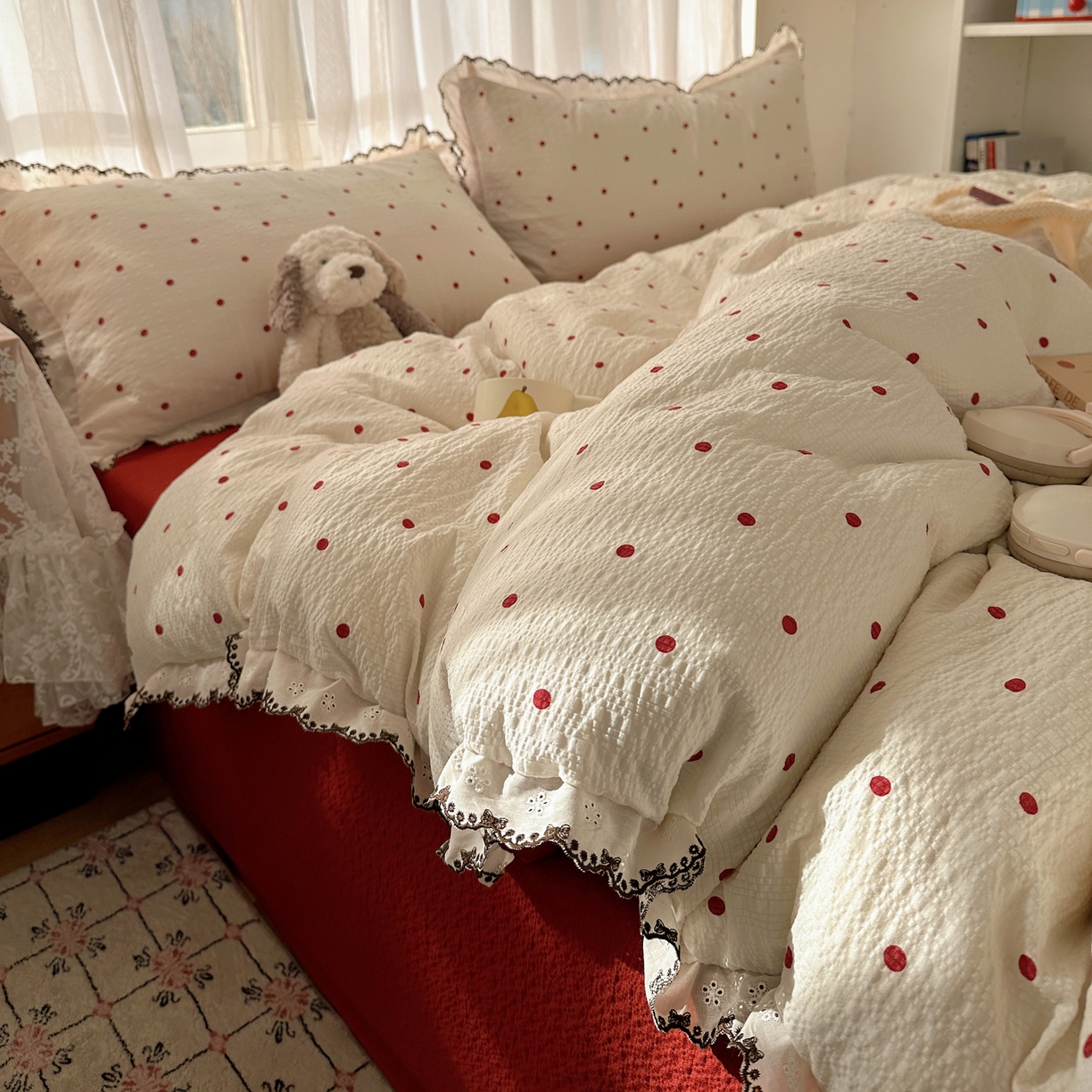 91家纺网 家纺一手货源 找家纺 凯洛奇 2026新款高品质A类泡芙纱甜栗花边套件系列一小红书推荐 波点情书