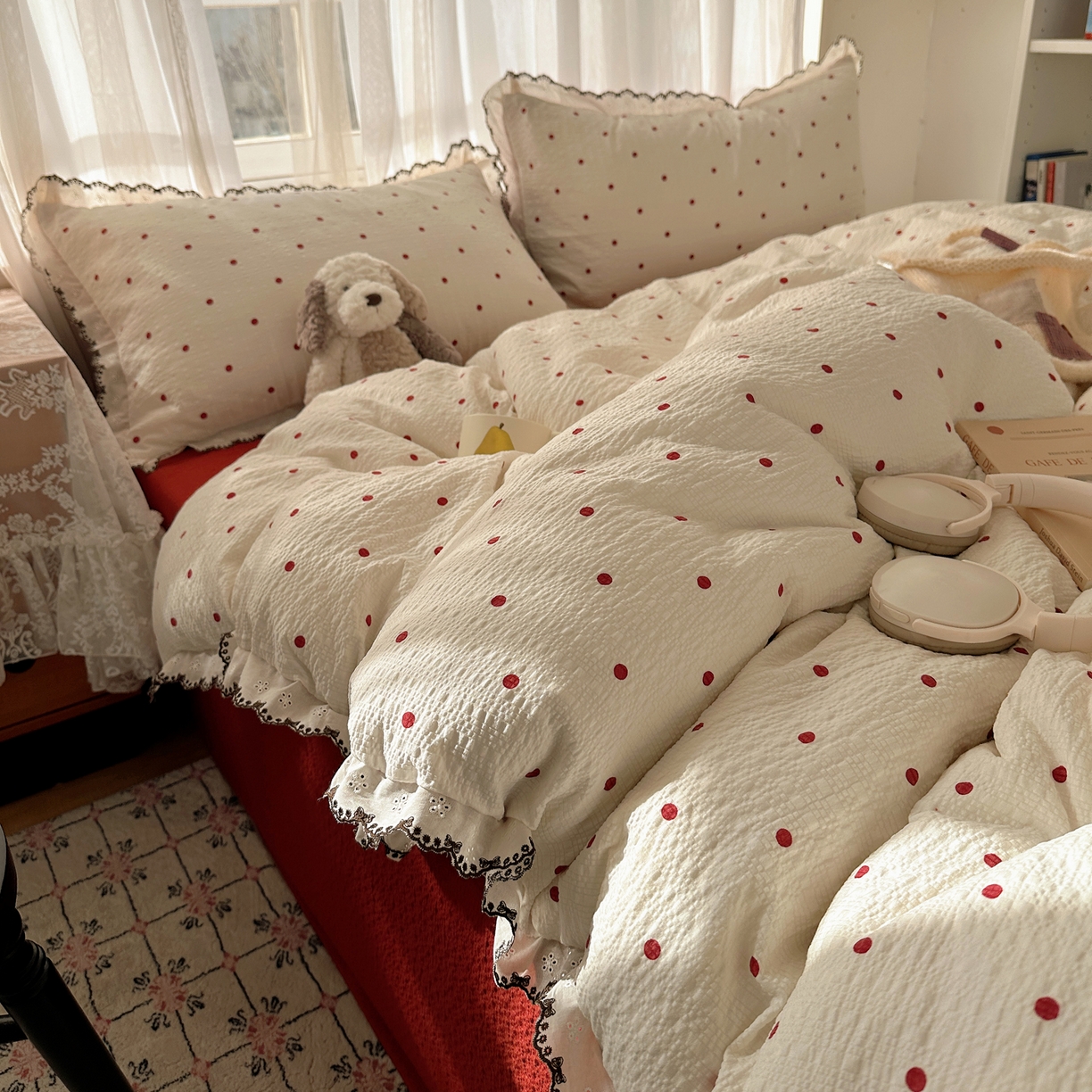 91家纺网 家纺一手货源 找家纺 凯洛奇 2026新款高品质A类泡芙纱甜栗花边套件系列一小红书推荐 波点情书