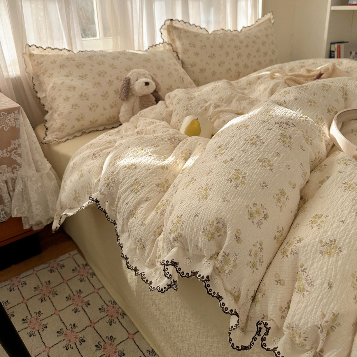 91家纺网 家纺一手货源 找家纺 凯洛奇 2026新款高品质A类泡芙纱甜栗花边套件系列一小红书推荐 春日花田