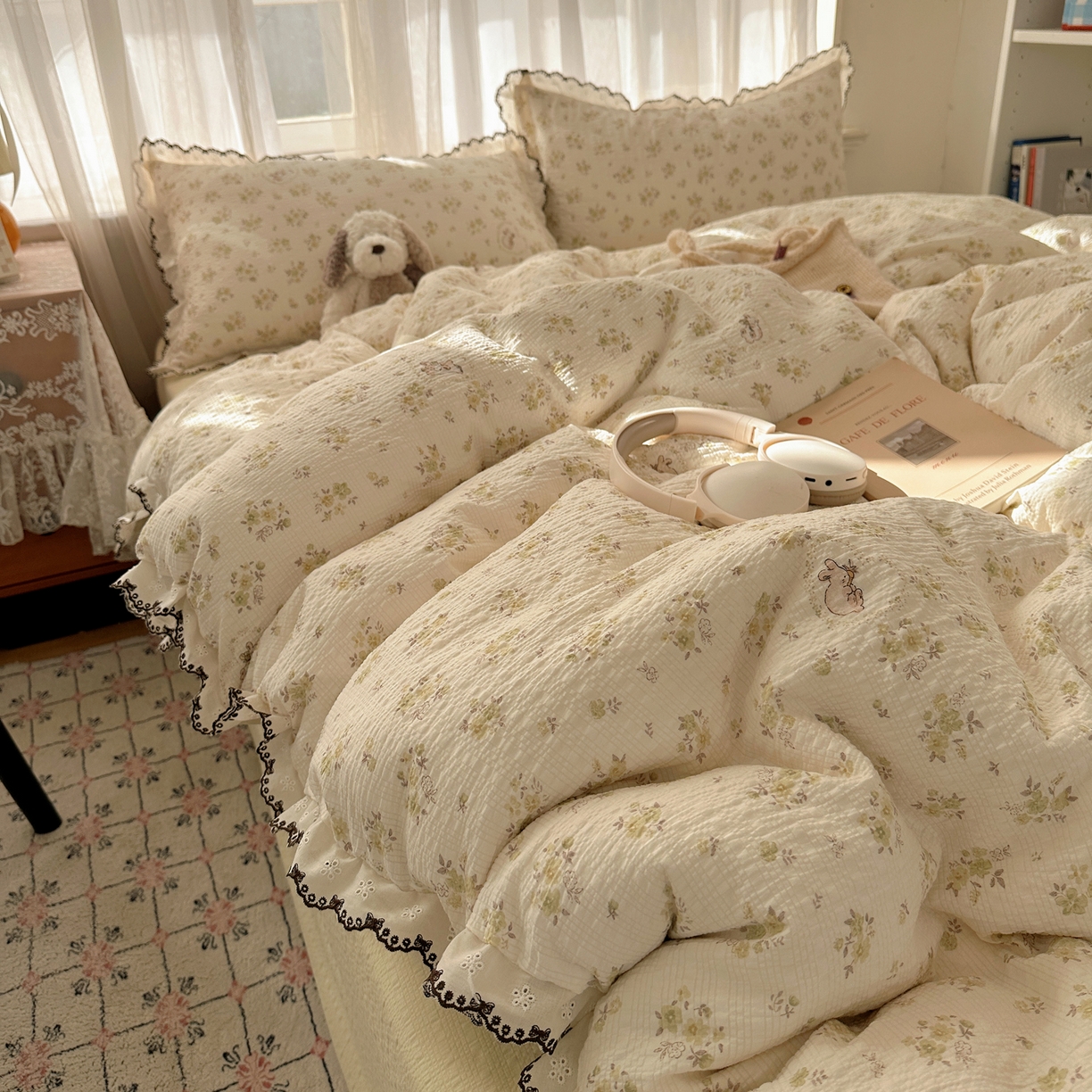 91家纺网 家纺一手货源 找家纺 凯洛奇 2026新款高品质A类泡芙纱甜栗花边套件系列一小红书推荐 春日花田