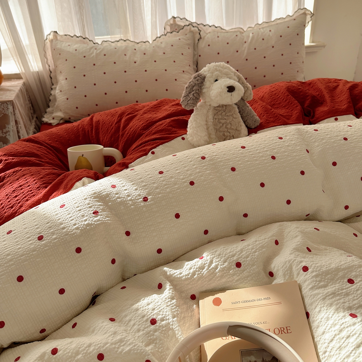 91家纺网 家纺一手货源 找家纺 凯洛奇 2026新款高品质A类泡芙纱甜栗花边套件系列一小红书推荐 波点情书