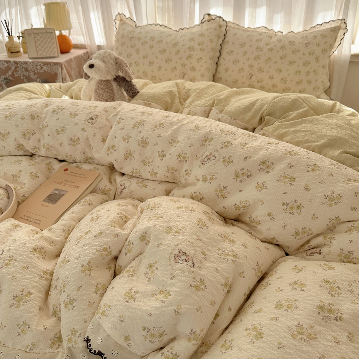 91家纺网 家纺一手货源 找家纺 凯洛奇 2026新款高品质A类泡芙纱甜栗花边套件系列一小红书推荐 春日花田