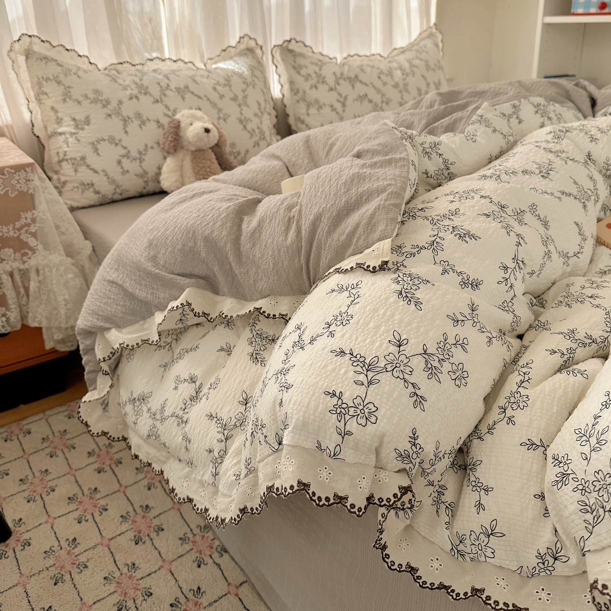 91家纺网 家纺一手货源 找家纺 凯洛奇 2026新款高品质A类泡芙纱甜栗花边套件系列一小红书推荐 奶芙枝蔓