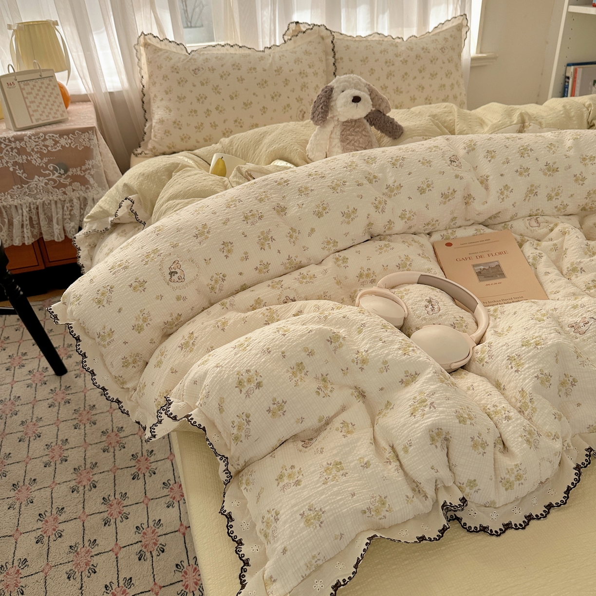 91家纺网 家纺一手货源 找家纺 凯洛奇 2026新款高品质A类泡芙纱甜栗花边套件系列一小红书推荐 春日花田