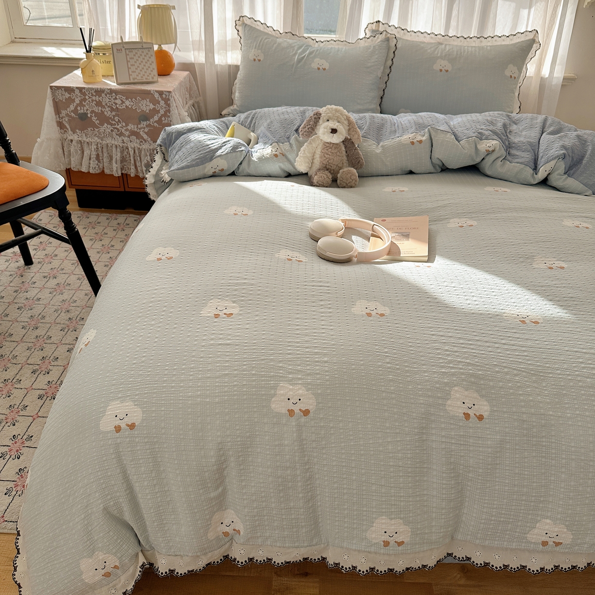 91家纺网 家纺一手货源 找家纺 凯洛奇 2026新款高品质A类泡芙纱甜栗花边套件系列一小红书推荐 云眠奶蓝