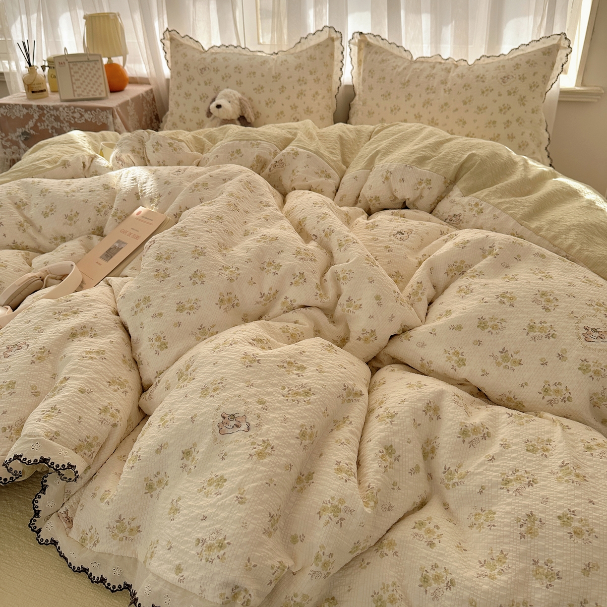 91家纺网 家纺一手货源 找家纺 凯洛奇 2026新款高品质A类泡芙纱甜栗花边套件系列一小红书推荐 春日花田