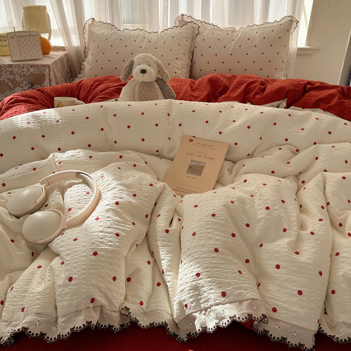 91家纺网 家纺一手货源 找家纺 凯洛奇 2026新款高品质A类泡芙纱甜栗花边套件系列一小红书推荐 波点情书