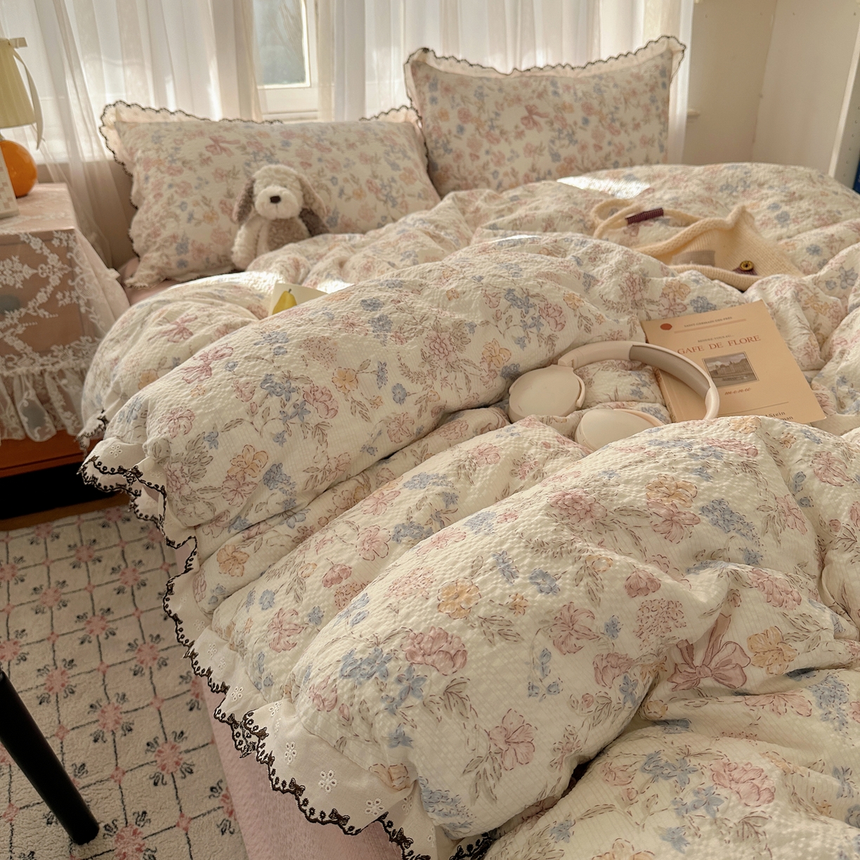 91家纺网 家纺一手货源 找家纺 凯洛奇 2026新款高品质A类泡芙纱甜栗花边套件系列一小红书推荐 粉雾花境