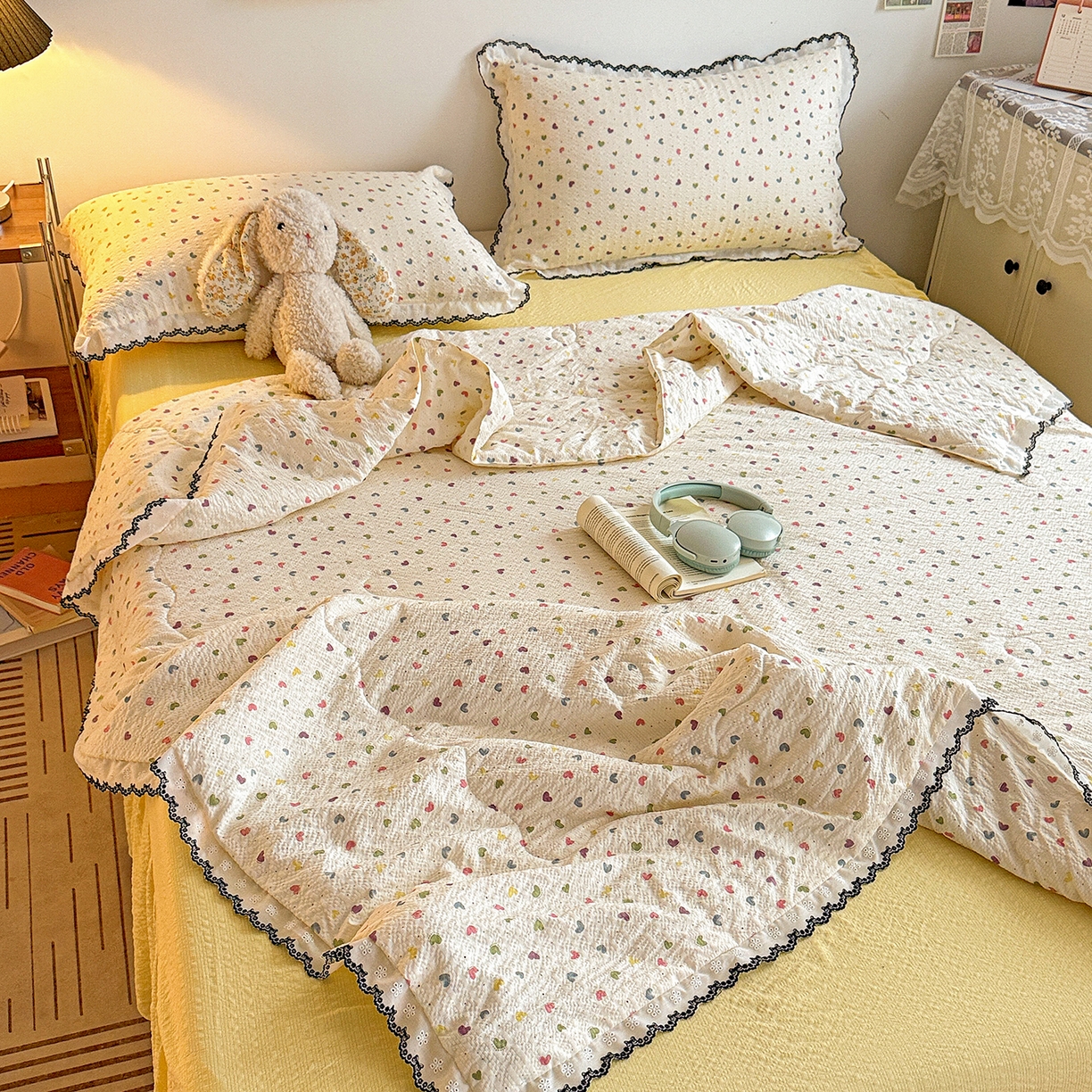 91家纺网 家纺一手货源 找家纺 富米莱（原臻工厂） 2026春夏新款云感泡芙棉复古法式花边床盖床裙被套夏凉被四件套一小红书推荐 复古花边-彩虹糖豆