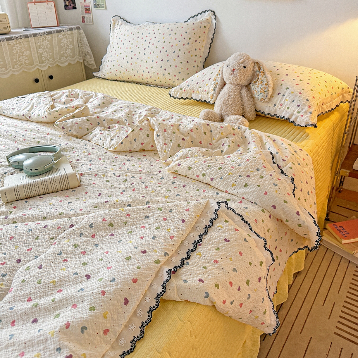 91家纺网 家纺一手货源 找家纺 富米莱（原臻工厂） 2026春夏新款云感泡芙棉复古法式花边床盖床裙被套夏凉被四件套一小红书推荐 复古花边-彩虹糖豆