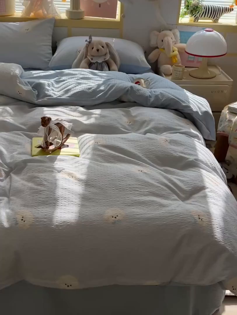 91家纺网 家纺一手货源 找家纺 韩巢家纺 2026新款泡芙纱四件套 蓝领结狗