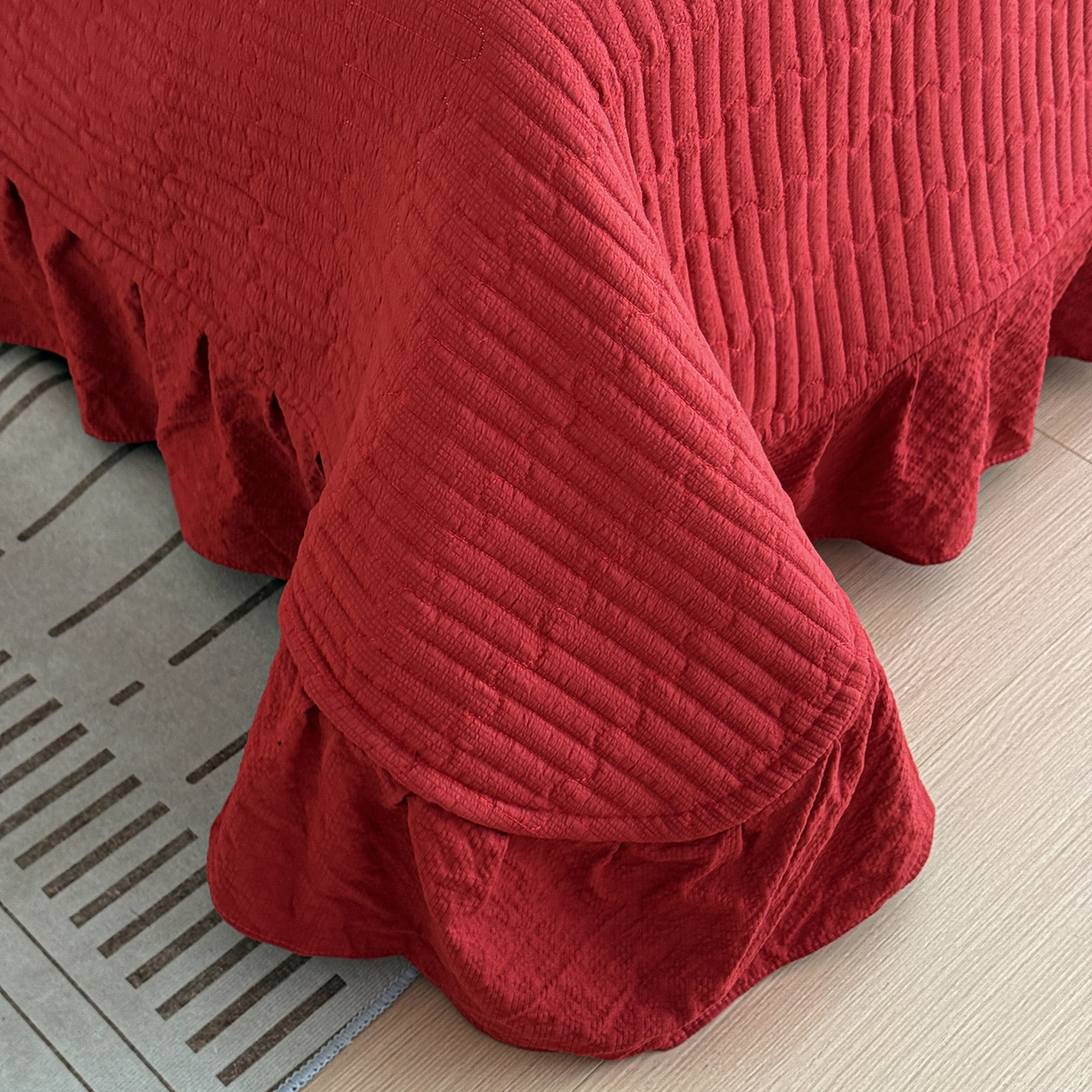 91家纺网 家纺一手货源 找家纺 富米莱（原臻工厂） 2026春夏新款云感泡芙棉复古法式花边床盖床裙被套夏凉被四件套一小红书推荐 复古花边-费尔岛娃娃