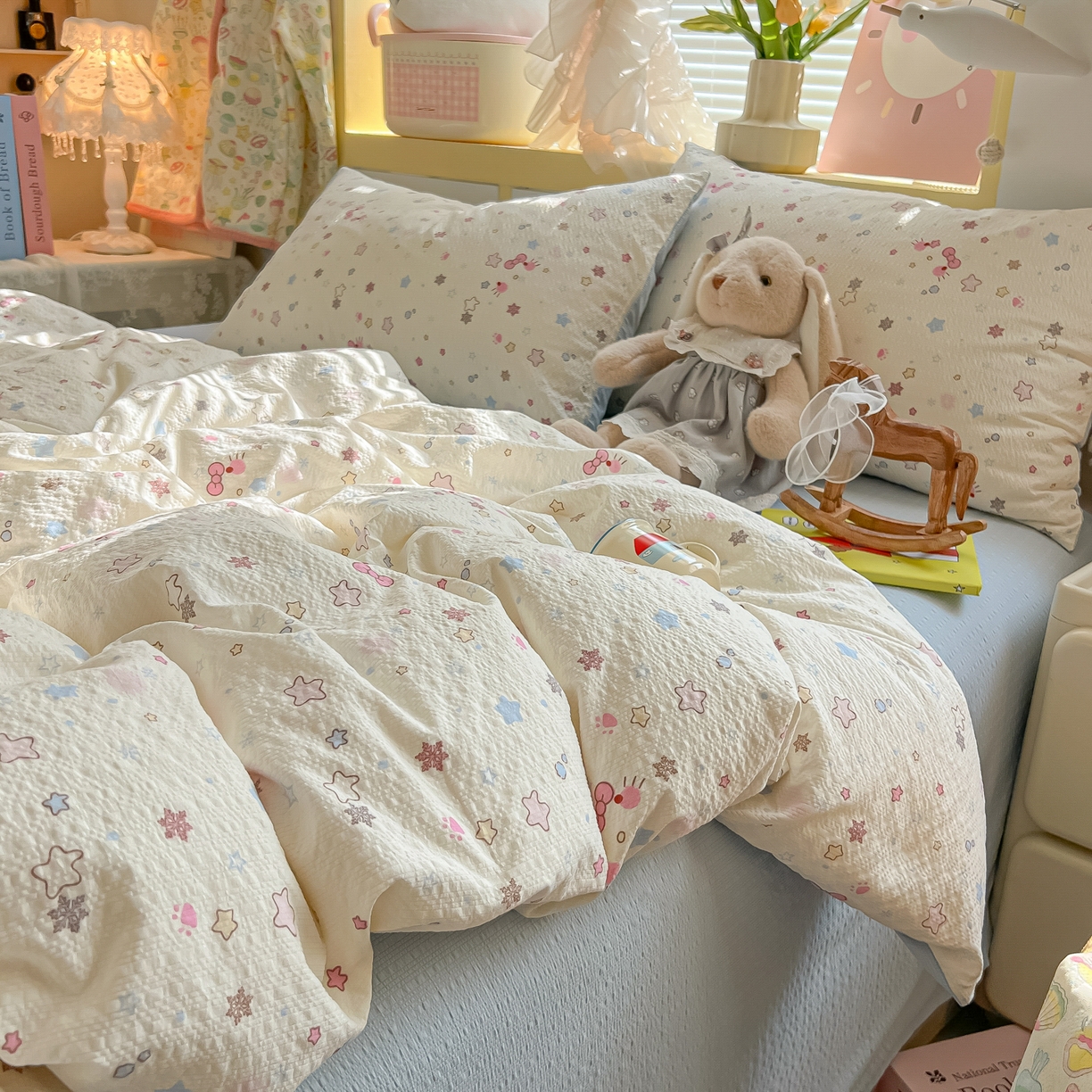 91家纺网 家纺一手货源 找家纺 韩巢家纺 2026新款泡芙纱四件套 躲猫猫