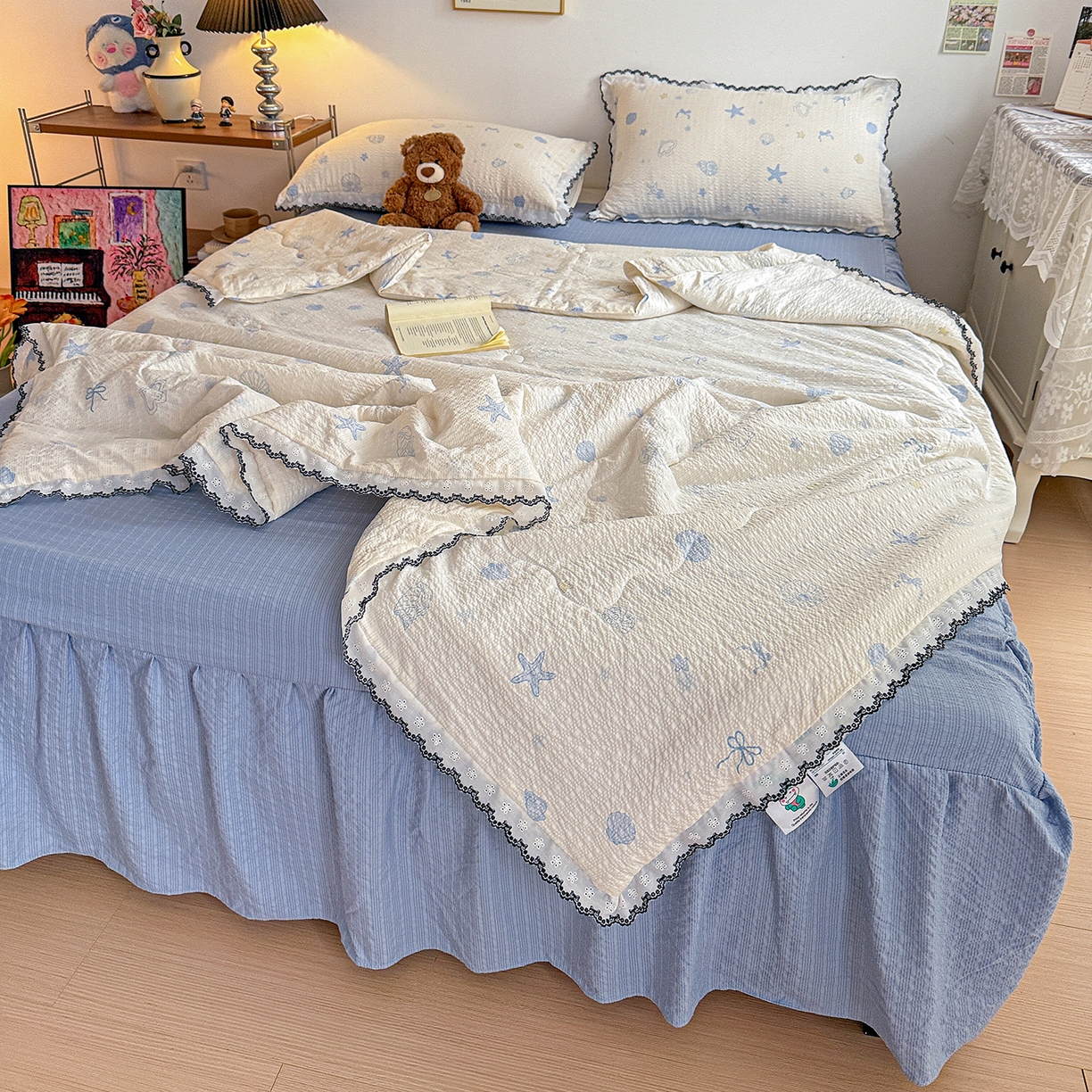 91家纺网 家纺一手货源 找家纺 富米莱（原臻工厂） 2026春夏新款云感泡芙棉复古法式花边床盖床裙被套夏凉被四件套一小红书推荐 复古花边-海盐日记