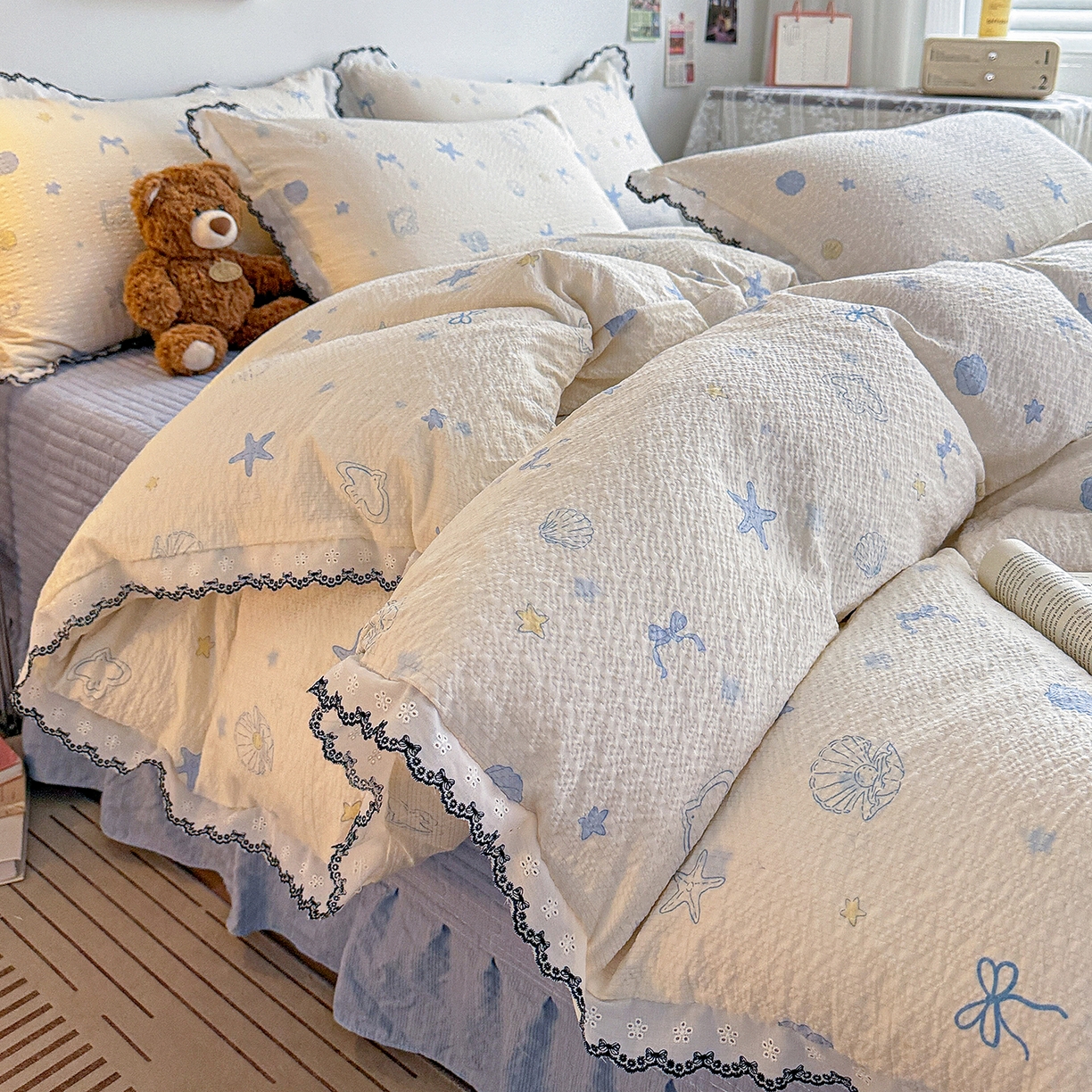 91家纺网 家纺一手货源 找家纺 富米莱（原臻工厂） 2026春夏新款云感泡芙棉复古法式花边床盖床裙被套夏凉被四件套一小红书推荐 复古花边-海盐日记