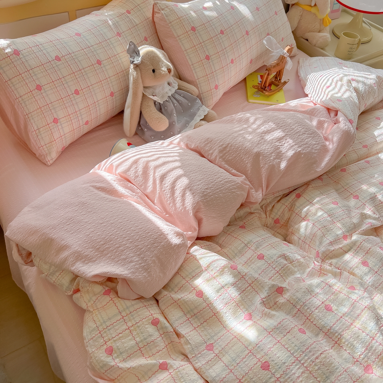 91家纺网 家纺一手货源 找家纺 韩巢家纺 2026新款泡芙纱四件套 格格心