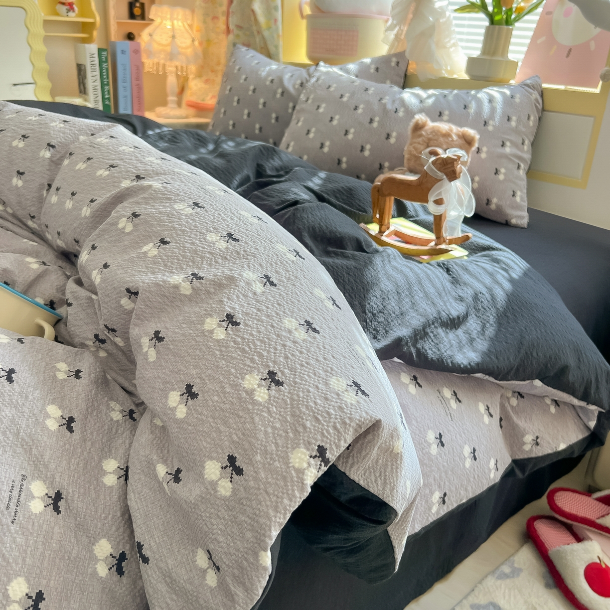 韩巢家纺 2026新款泡芙纱四件套 灰樱桃