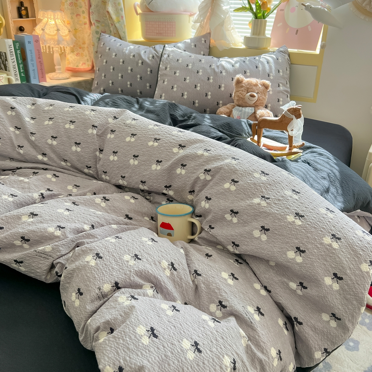 91家纺网 家纺一手货源 找家纺 韩巢家纺 2026新款泡芙纱四件套 灰樱桃