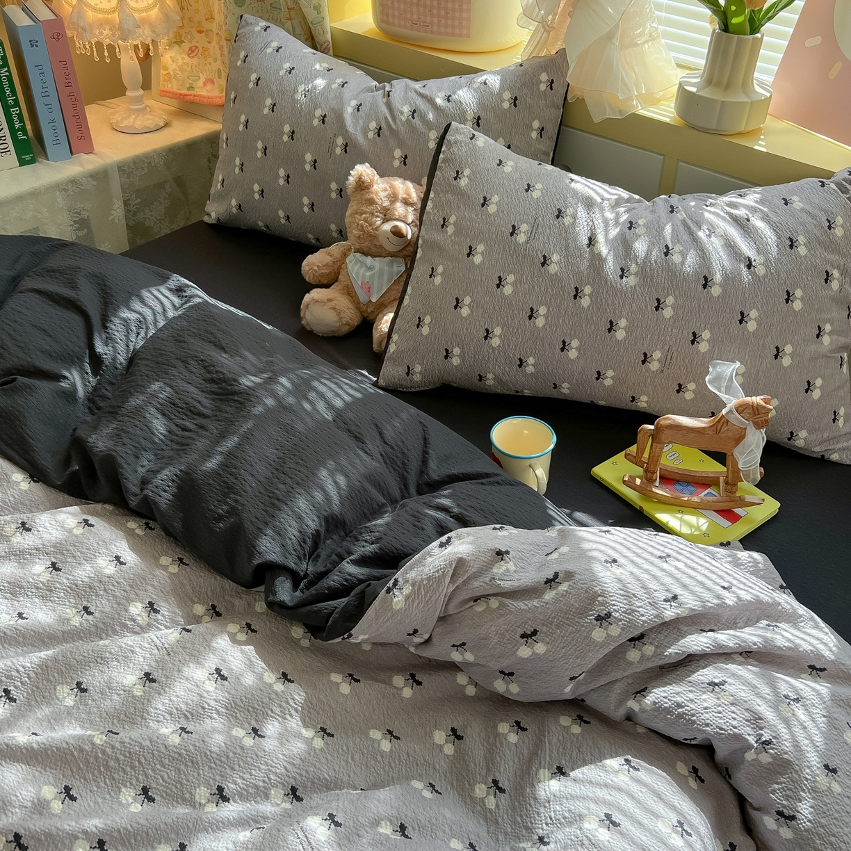 91家纺网 家纺一手货源 找家纺 韩巢家纺 2026新款泡芙纱四件套 灰樱桃