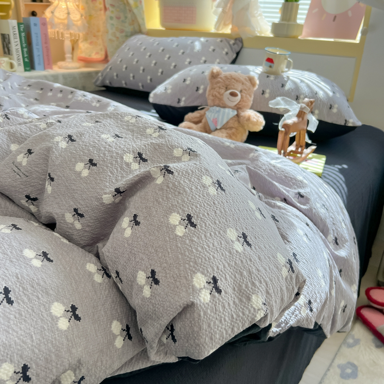 91家纺网 家纺一手货源 找家纺 韩巢家纺 2026新款泡芙纱四件套 灰樱桃