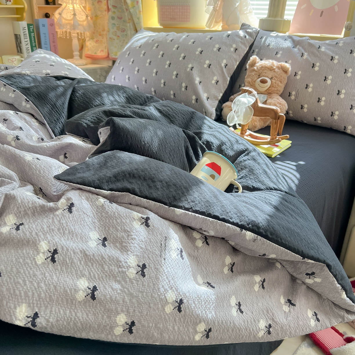 91家纺网 家纺一手货源 找家纺 韩巢家纺 2026新款泡芙纱四件套 灰樱桃