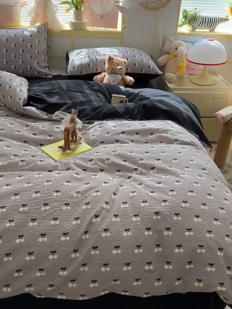 91家纺网 家纺一手货源 找家纺 韩巢家纺 2026新款泡芙纱四件套 灰樱桃