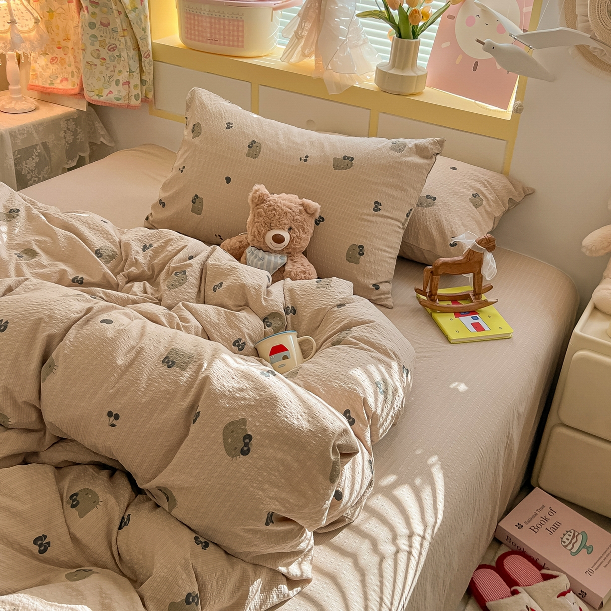 91家纺网 家纺一手货源 找家纺 韩巢家纺 2026新款泡芙纱四件套 咖啡小猫