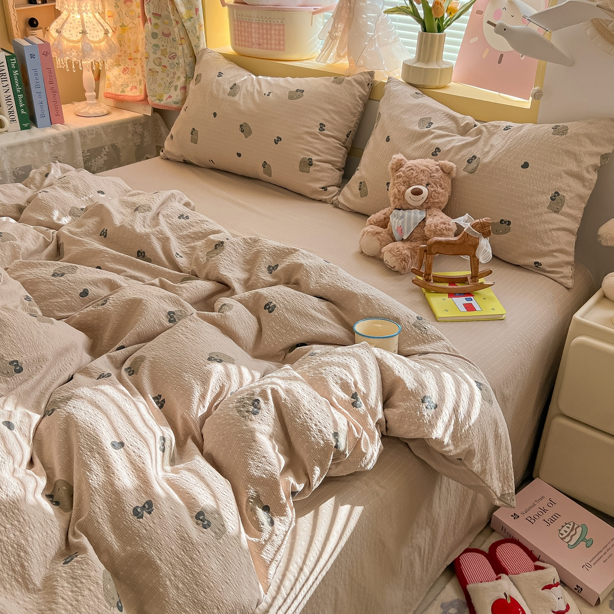 91家纺网 家纺一手货源 找家纺 韩巢家纺 2026新款泡芙纱四件套 咖啡小猫