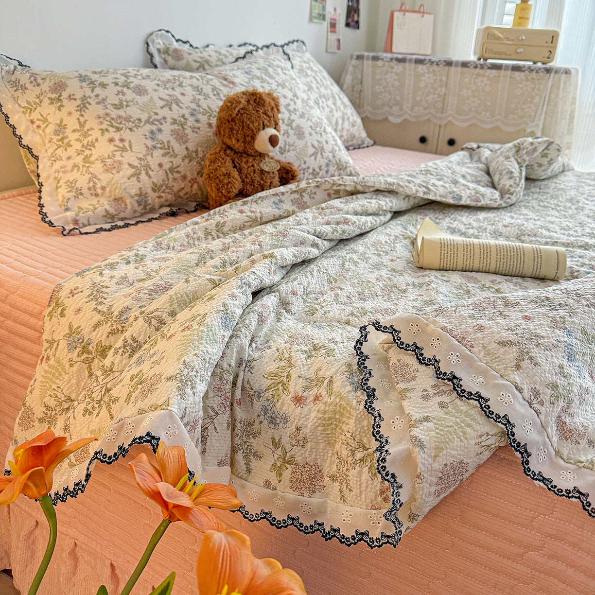 91家纺网 家纺一手货源 找家纺 富米莱（原臻工厂） 2026春夏新款云感泡芙棉复古法式花边床盖床裙被套夏凉被四件套一小红书推荐 复古花边-莓果庄园