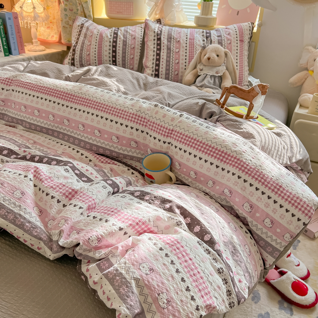 91家纺网 家纺一手货源 找家纺 韩巢家纺 2026新款泡芙纱四件套 猫咪集-粉