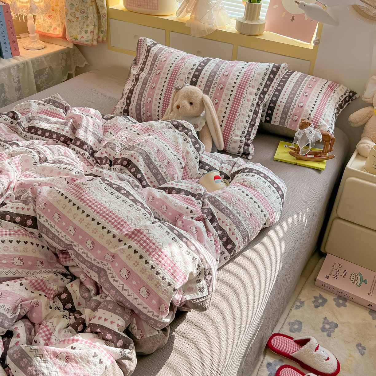 91家纺网 家纺一手货源 找家纺 韩巢家纺 2026新款泡芙纱四件套 猫咪集-粉