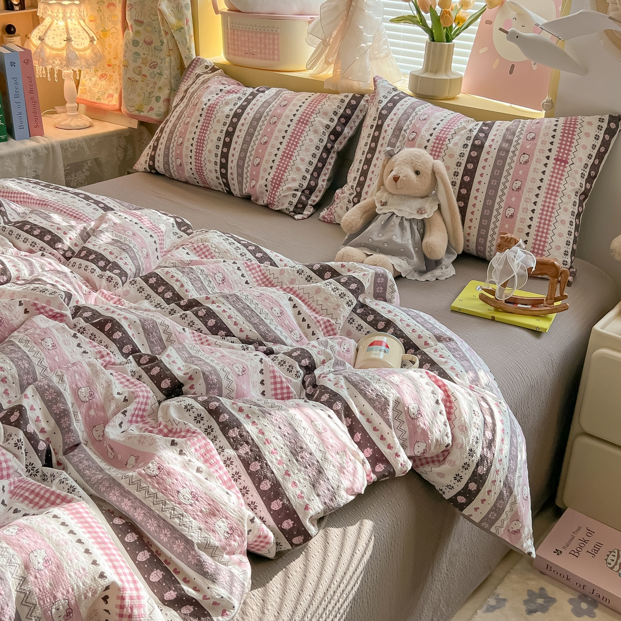 91家纺网 家纺一手货源 找家纺 韩巢家纺 2026新款泡芙纱四件套 猫咪集-粉